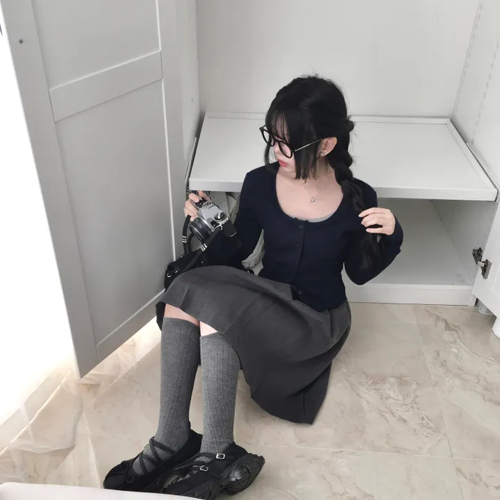 [러블리/레이스🖤/슬림핏] 라운드 스퀘어 레이스 골지 가디건 상세 이미지 15