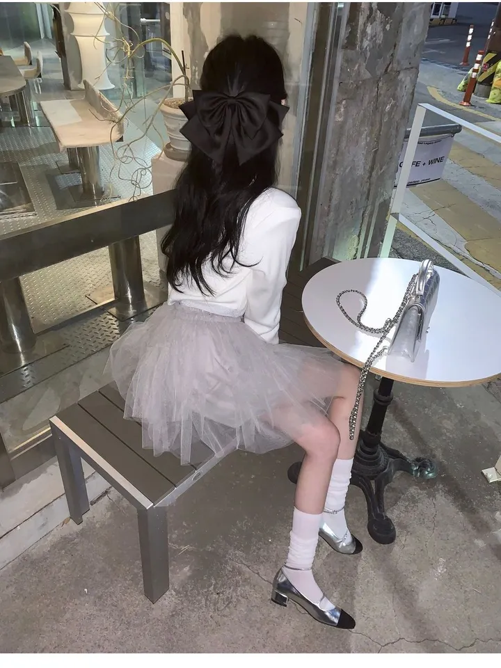 +영상핏 *고퀄* 실버 글리터 배색 나시 가디건 세트 1color 국내제작 브랜드공정 펄가디건세트 패드가디건 글리터가디건 배색가디건 페미닌룩 청담동룩 기념일룩 데이트룩 상세 이미지 18