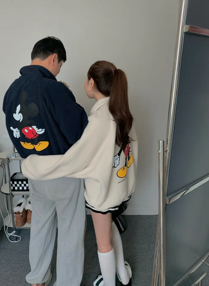 [🌠디즈니정품💭/남녀공용❤️/도링룩단독🤸] 미키 후리스 점퍼 미키마우스 캐릭터 뽀글이 집업 잠바 겨울 아우터 (3color) 상세 이미지 4