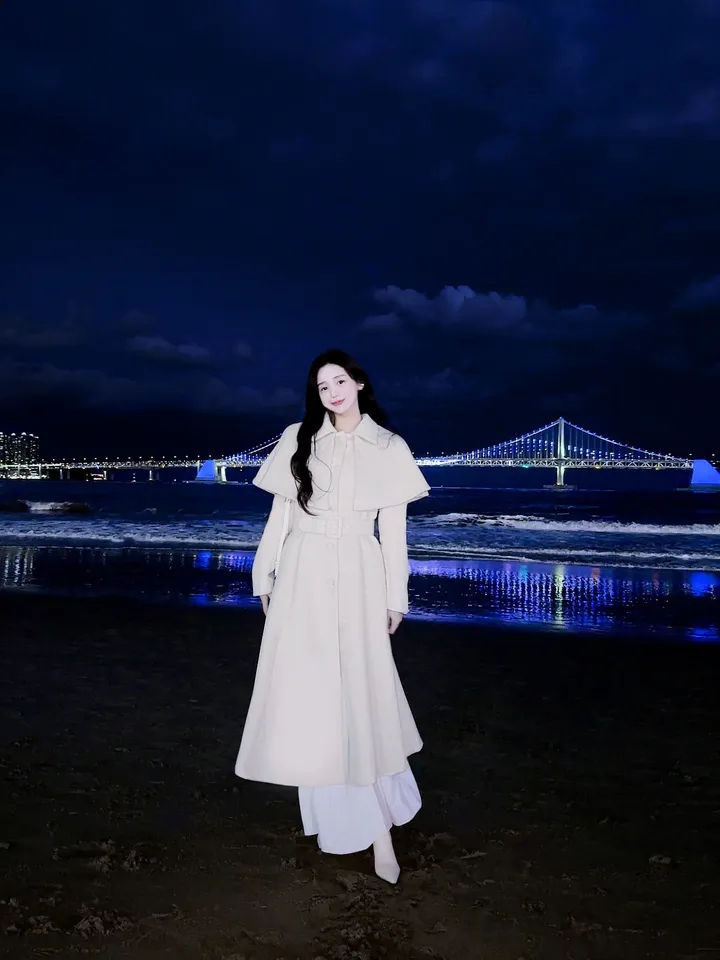 [빠른배송💗/기획특가💗] 벨 블랑쉬 케이프 스노우 아이보리 벨트 플레어 롱 코트 (high quality - 아이,핑크 고퀄리티 겨울 한겨울 방한 연말룩 페이크퍼 에코퍼) 상세 이미지 33