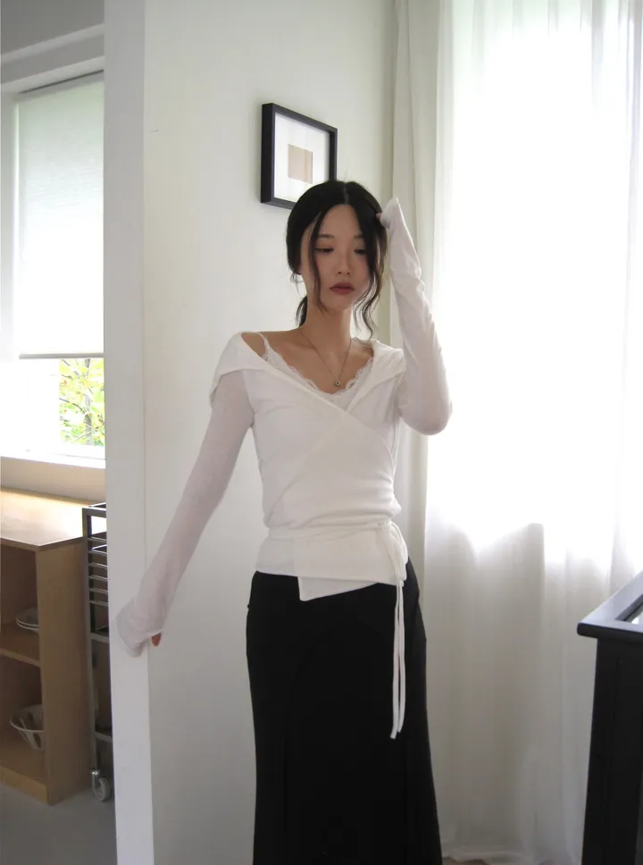 민소매 모델 착용 이미지-S1L61