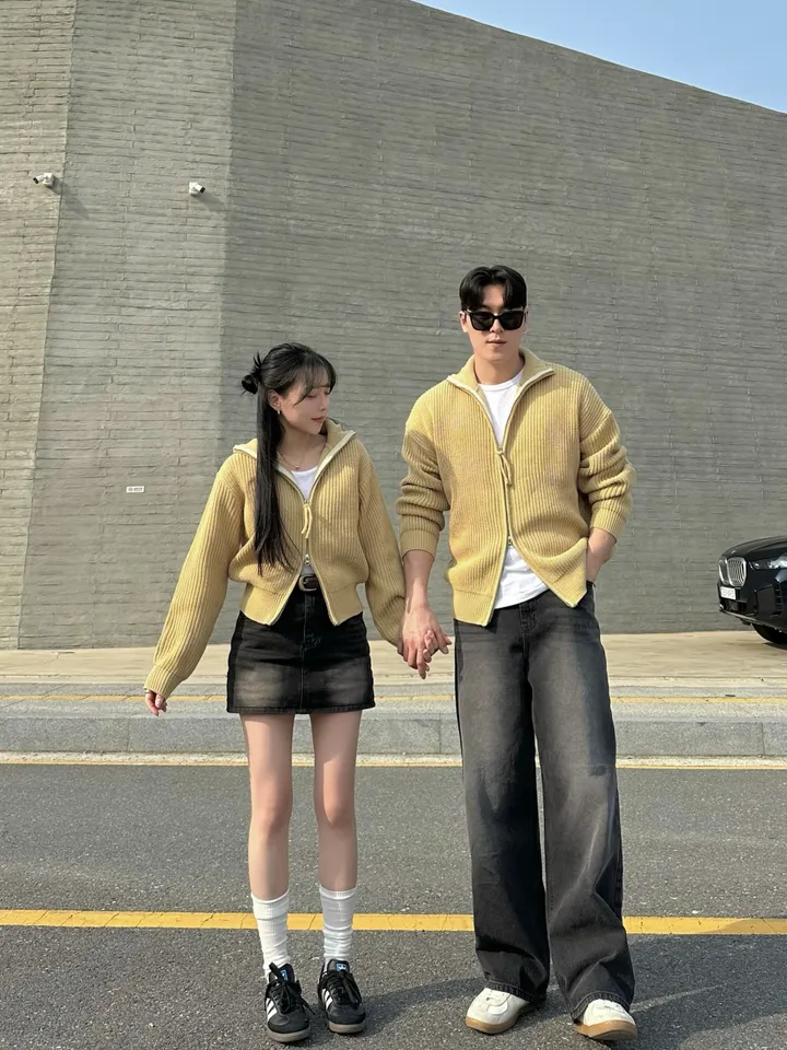 크롭&오버/ 커플 니트 집업 하찌 크롭 니트 오버핏 남녀공용 겨울 가을 봄 커플룩 시밀러룩 꾸안꾸 세트 투피스 남자 코디 데이트 빅사이즈 청치마 청바지 데님 미니 스커트 와이드팬츠 상세 이미지 44