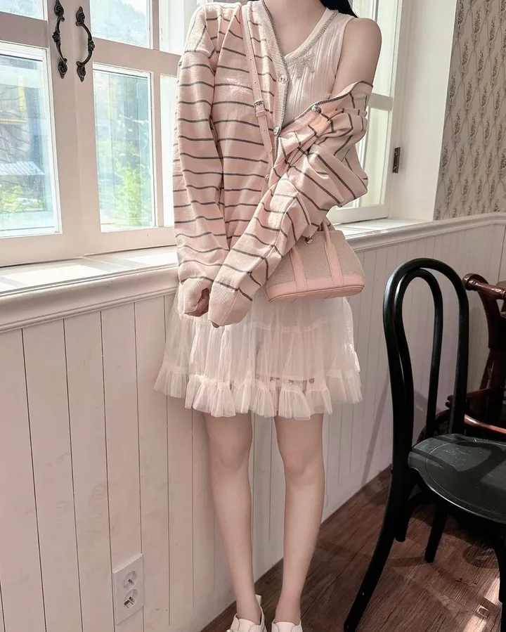 제니  스프라이프 루즈핏 가디건 상세 이미지 29
