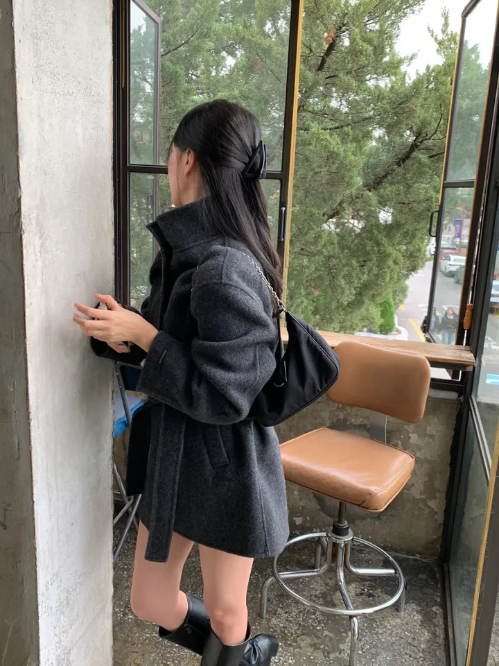 [Hand Made/울 100%] 드엘 하이넥 핸드메이드 벨트 하프 코트 하객룩 (4 color) 상세 이미지 16