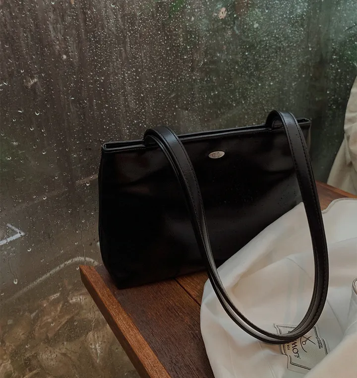 [🤎데일리/가벼움] #LENTO. Bazil Everyday bag  - 5 color (SLOWMADE/자체제작/비건레더/플레인/실버백/글로시) 상세 이미지 4
