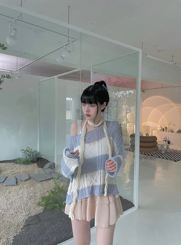 나나 시스루 스트라이프 루즈핏 입술넥 니트 3color 상세 이미지 17