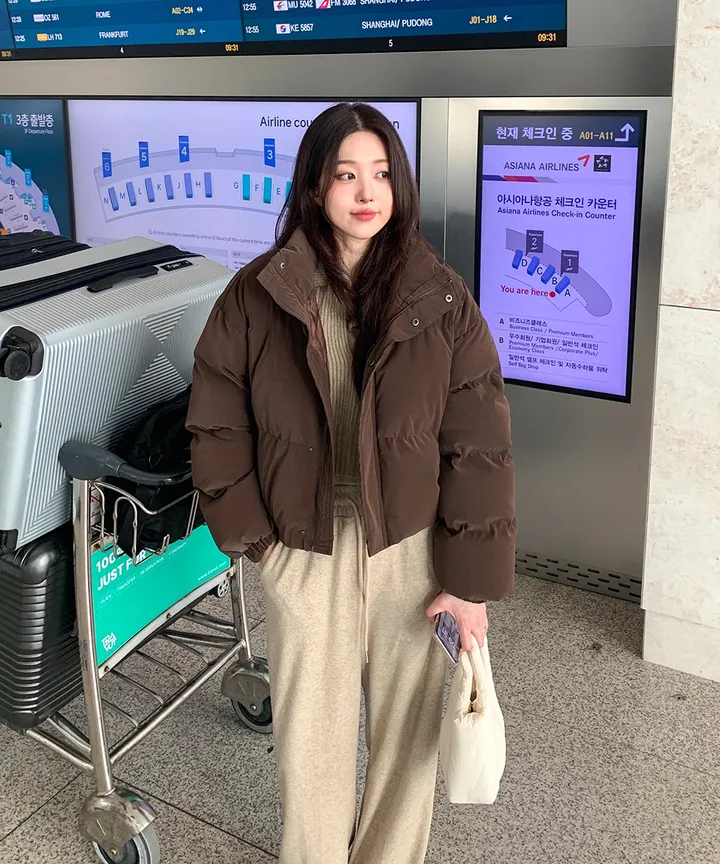 [묶음할인/누적1만🔥무광ver] 쏘힙!! 하이넥 숏 오버핏 크롭 레더 패딩 루즈핏 매트 가죽 점퍼 숏패딩 크롭패딩 레더패딩 가죽패딩 5COL 상세 이미지 70