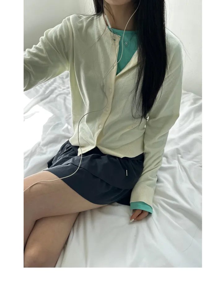 긴팔 티셔츠 모델 착용 이미지-S1L38