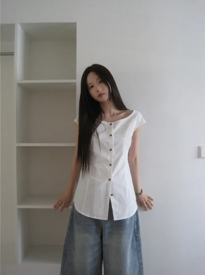 민소매 모델 착용 이미지-S1L29