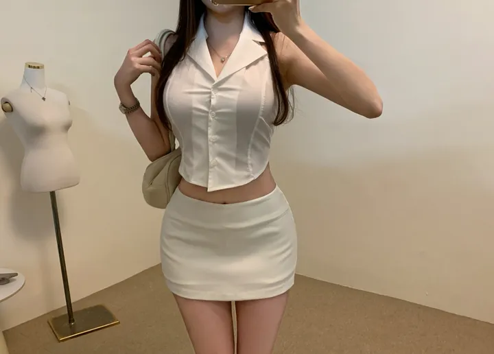 [섹시홀터SET🖤] 국내제작 섹시 정장 홀터넥 슬림 민소매 나시 카라 셔츠 블라우스 + 로우 치마바지 미니 스커트 여행룩 봄 여름 투피스 세트 셋업 상세 이미지 7