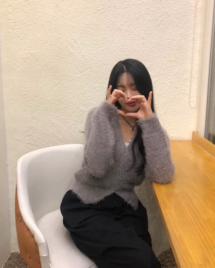 bubble boucle cardigan (2color) 버블 부클 퍼 가디건 상세 이미지 12