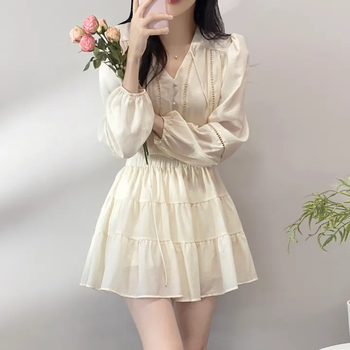 *최저가*[세트가격/분위기여신💗] 쏘내추럴 청순 콩단추 브이넥 펀칭 끈 블라우스 밴딩 A라인 캉캉 미니 스커트 투피스 / 간절기 봄 데이트 셋업 상세 이미지 13