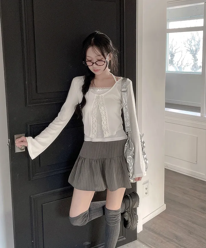 [발레코어💗몸매보정✨] 헤나 레이어드 슬림핏 크롭 유넥 트임 리본 스트랩 원버튼 레이스 가디건 겨울 봄 / 가디건 니트가디건 긴팔티셔츠 레이어드 슬림핏 기본티 이너티 뮤잉 상세 이미지 4