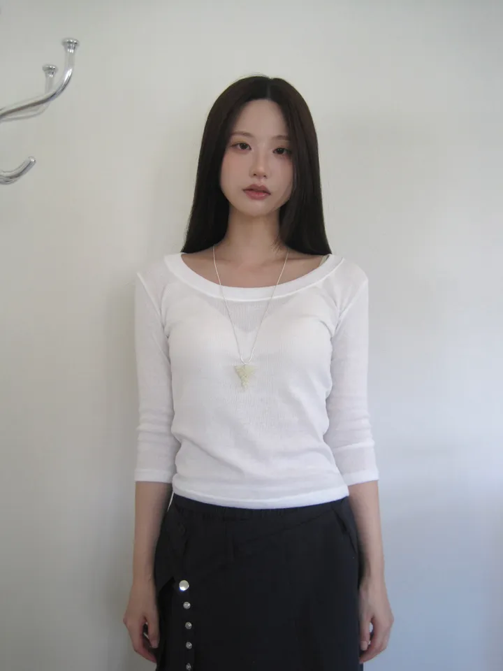 긴팔 티셔츠 모델 착용 이미지-S1L54