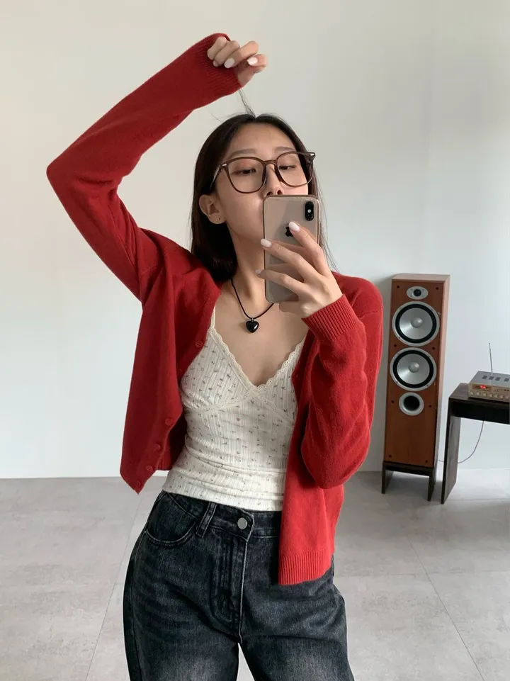 당일발송🔥메르디 브이넥 긴팔 니트 가디건 노랑 레드 화이트 블랙 봄 여름 가을  루즈핏 상세 이미지 32