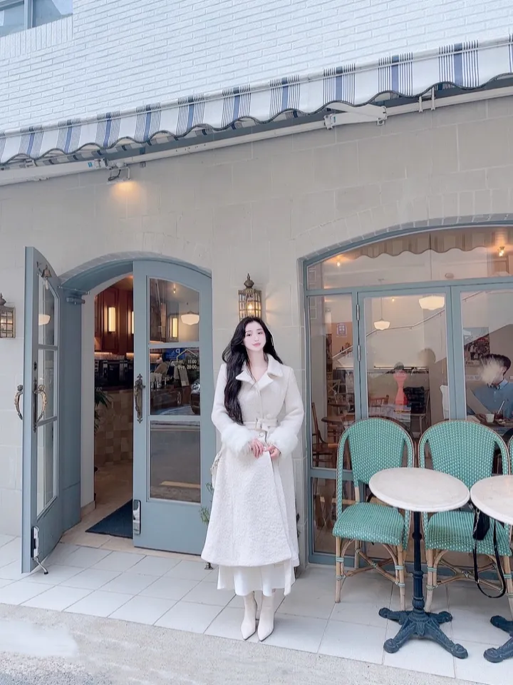 [빠른배송💗/신상기획할인💗] 아르떼미떼 아이보리 폭스 소매 페이크 퍼 벨트 플레어 롱 울 코트 (high quality - 아이보리 , 핑크 국내제작 고퀄리티 안감 누빔 겨울 한겨울 방한 아우터 연말룩 원피스 연말 파티룩 페이크퍼 에코퍼 드뮤어룩 드뮤어) 상세 이미지 20