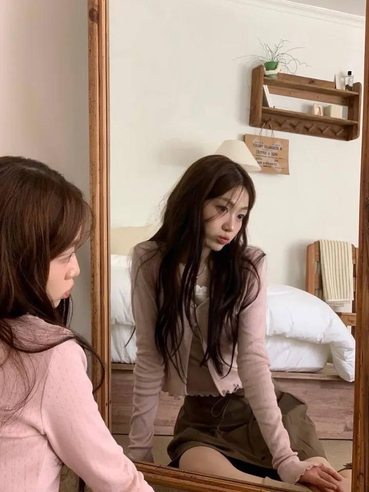 레이블 물결 여리핏 플라워 펀칭 브이넥 롱슬리브 버튼 가디건 3color 상세 이미지 22