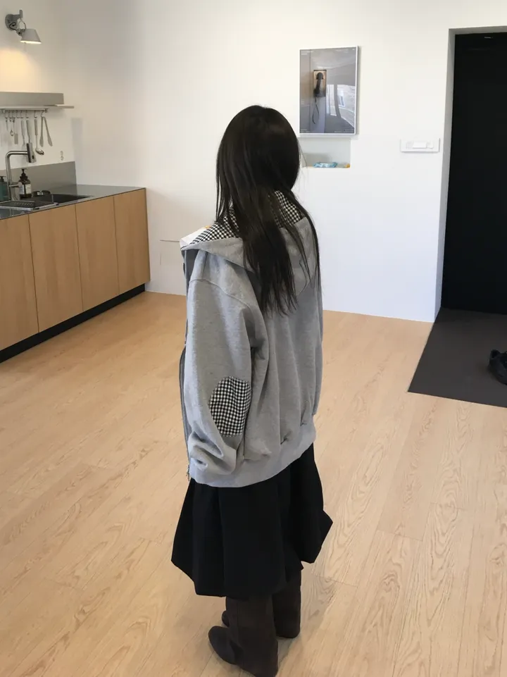 (*주문폭주 입고지연*)(2 color) 체크 패치 투웨이 후드집업 상세 이미지 21
