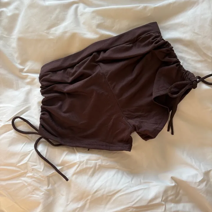 [당일출고] (M-XL) 오프숄더티+숏팬츠+와이어 3피스 비키니 세트 상세 이미지 14