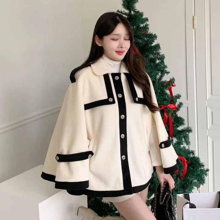 [겨울아우터✨] 클래식 케이프코트 / 숏코트 모직코트 망토자켓 망토코트 연말룩 오버핏자켓 점퍼 겨울자켓 겨울점퍼 아우터 수입의류 배색자켓 핸드메이드코트 울코트 핸드메이드코트 밍크코트 퍼코트 퍼자켓 후리스 뽀글이 숏패딩 경량패딩 무스탕 양털코트 크리스마스 상세 이미지 19