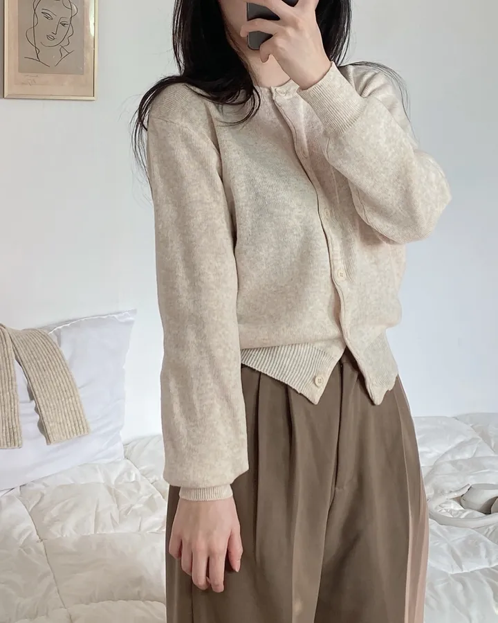 [데일리/인생핏] 라운드 무지 기본 긴팔 니트 가디건 상세 이미지 54