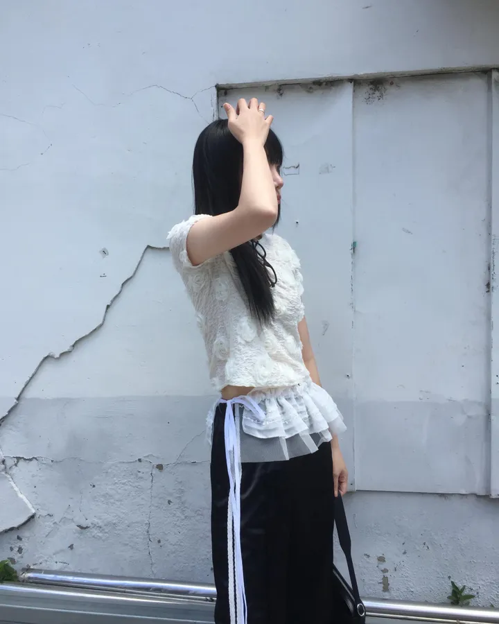 반팔 티셔츠 모델 착용 이미지-S1L60