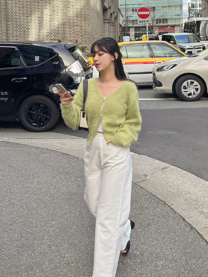 [여리루즈핏💚실물보장!] 솔잎 모헤어 브이넥 단추 레이어드 세미 크롭 니트 가디건 투버튼 앙고라 볼레로 봄 아우터 4COL 상세 이미지 26
