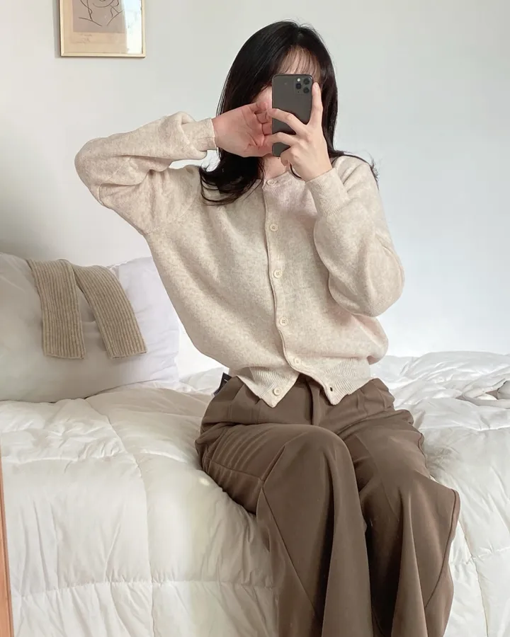 [데일리/인생핏] 라운드 무지 기본 긴팔 니트 가디건 상세 이미지 44