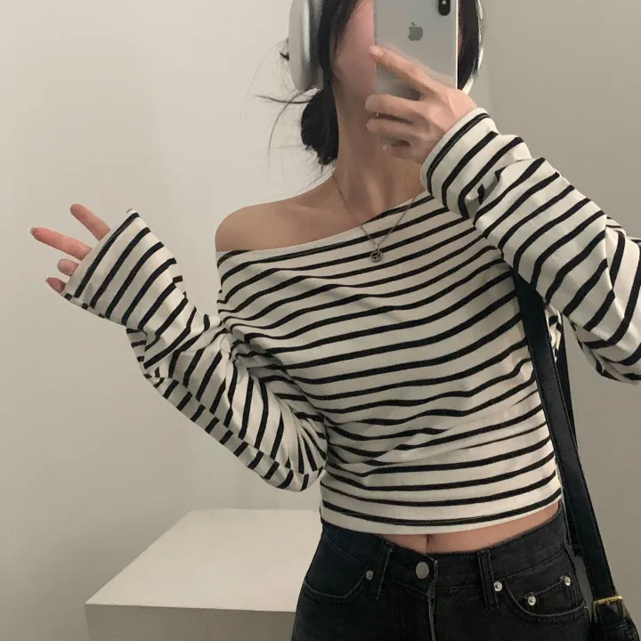 [예쁜라인🤍/데일리필수*.*] 루징 스트라이프 언발 오프숄더 긴팔티셔츠 - 2color 상세 이미지 23