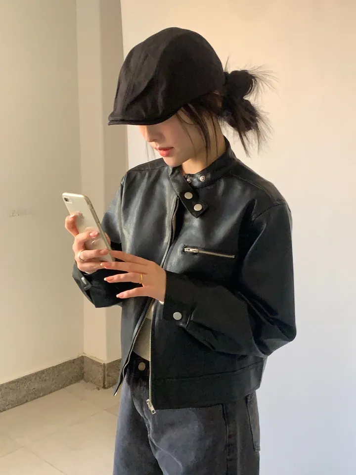 하프 크롭 레더 라이더 자켓 상세 이미지 11