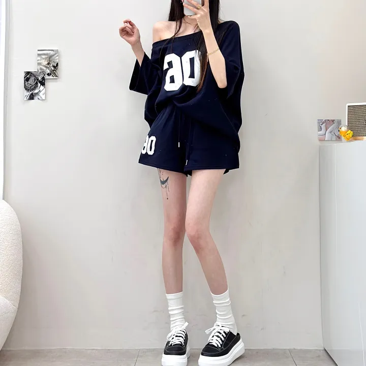 [왕루즈핏/핏대박템] 넘버식스 오버핏 입술넥 언발 오프숄더 반팔 박시 티셔츠+밴딩 하이웨스트 3부 숏팬츠 반바지 트레이닝 세트 투피스 셋업 4color 상세 이미지 25