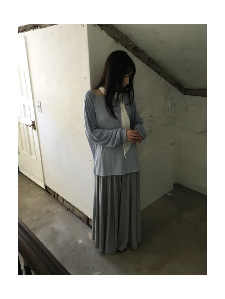 긴팔 티셔츠 모델 착용 이미지-S1L16