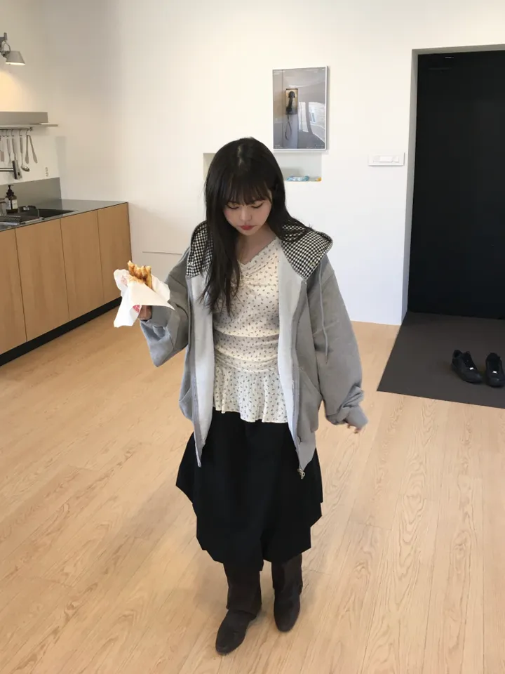 (*주문폭주 입고지연*)(2 color) 체크 패치 투웨이 후드집업 상세 이미지 22