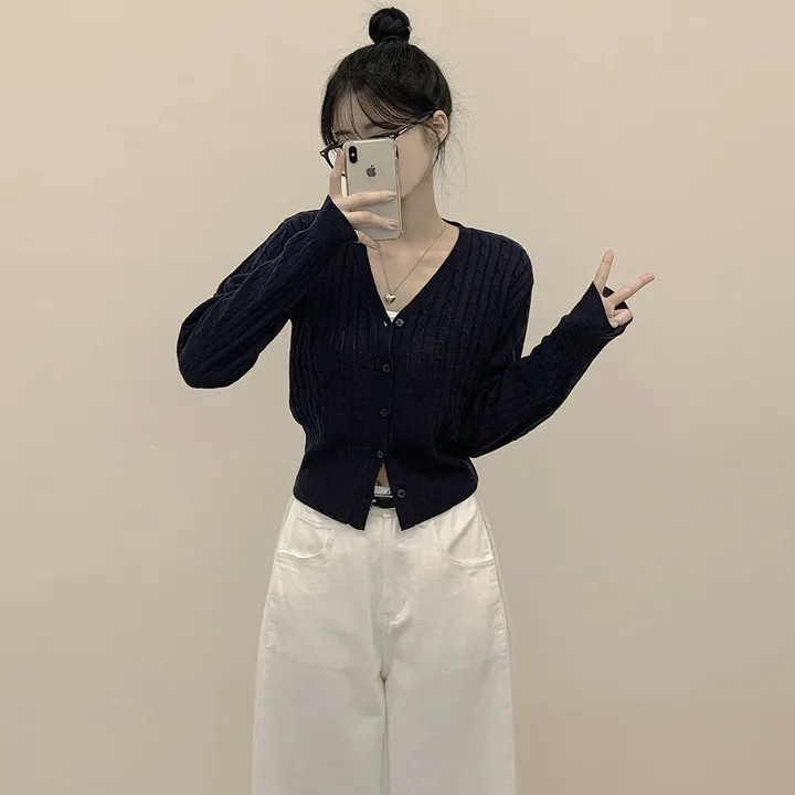 [손등덮는/기본가디건] 여리여리 케이블 꽈배기 베이직 크롭 브이넥 니트가디건 상세 이미지 8