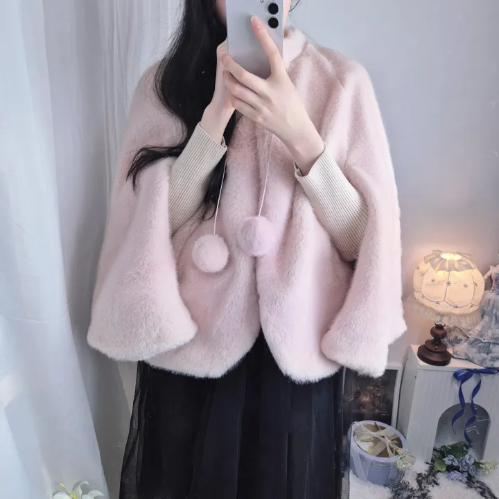 [고퀄💎 신상* 문의폭주!] 청순러블리 딸기우유빛 밍크 방울퍼 숏 케이프코트 / 겨울아우터 / 밍크퍼자켓 / 퍼케이프코트 / 데이트룩 / 연말룩 상세 이미지 7