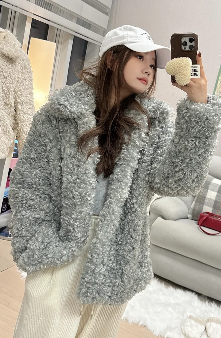 [안아주고싶은/품절임박] 풍성 복실 오버핏 카라 양털 퍼 코트 자켓 상세 이미지 30