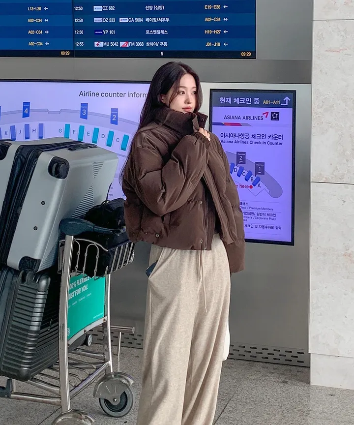 [묶음할인/누적1만🔥무광ver] 쏘힙!! 하이넥 숏 오버핏 크롭 레더 패딩 루즈핏 매트 가죽 점퍼 숏패딩 크롭패딩 레더패딩 가죽패딩 5COL 상세 이미지 44