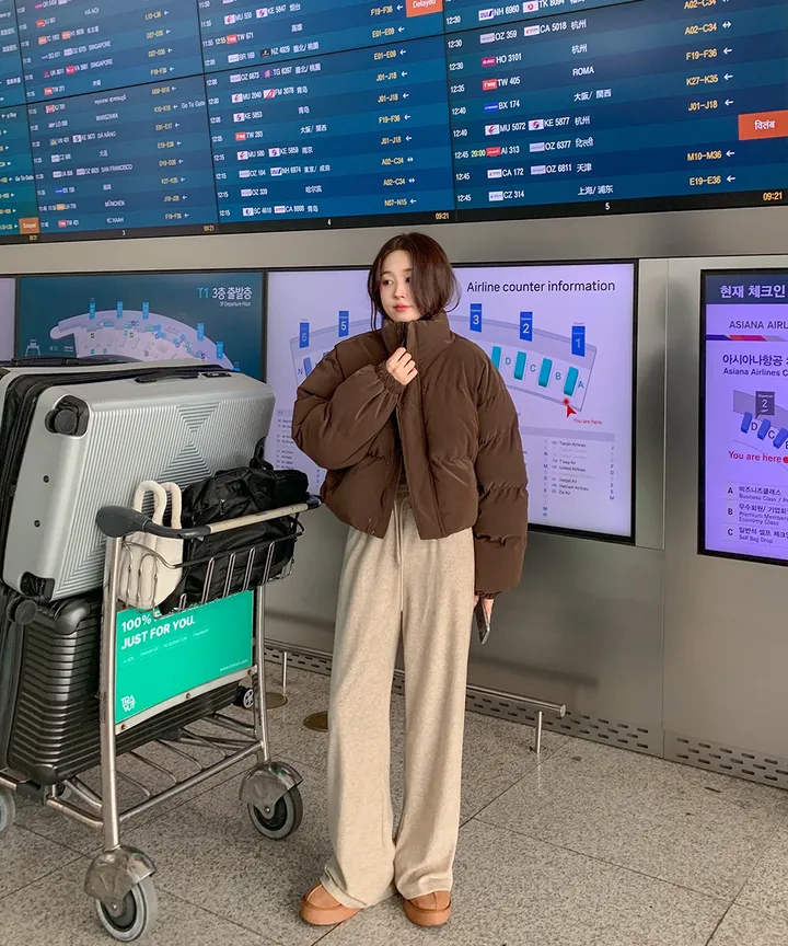 [묶음할인/누적1만🔥무광ver] 쏘힙!! 하이넥 숏 오버핏 크롭 레더 패딩 루즈핏 매트 가죽 점퍼 숏패딩 크롭패딩 레더패딩 가죽패딩 5COL 상세 이미지 16