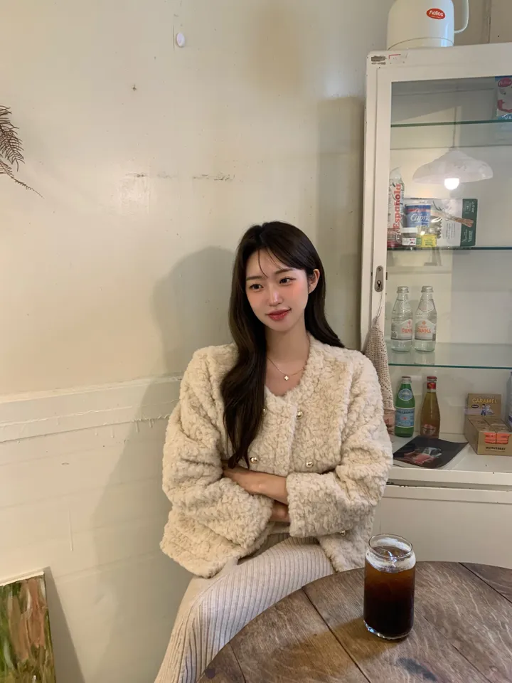 [ 하이퀄리티დ 하객룩] 밍크 더블 뽀글이 트위드 금장 자켓 노카라 퍼자켓 데이트룩 가을 겨울 상세 이미지 12
