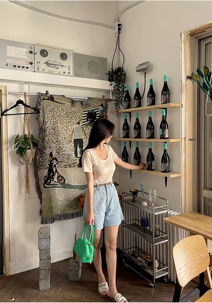 [44-110] [9천장 돌파✨] 유리빈 스판 U넥 슬림핏 크롭 티셔츠( 여름/데일리룩/여행룩/휴가룩/흠뻑쇼/워터밤/빅사이즈/110사이즈/자체제작/크롭/스판/스판좋은/쫀쫀한/쿨링/아이스/기본템/레이어드/베이직/부드러운 ) 상세 이미지 111