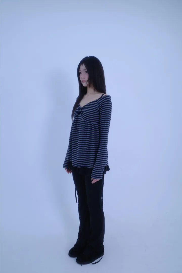 긴팔 티셔츠 모델 착용 이미지-S1L10