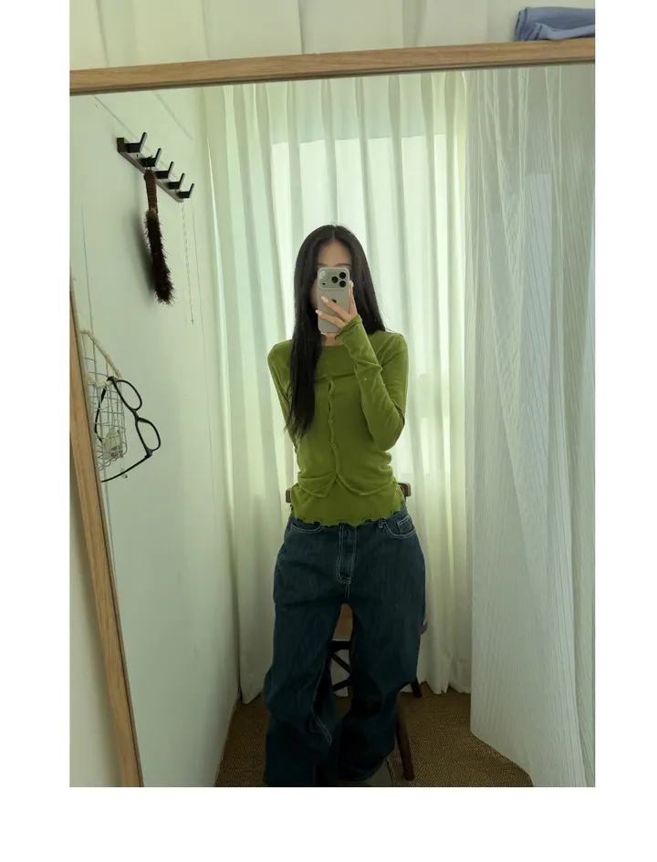 긴팔 티셔츠 모델 착용 이미지-S1L8