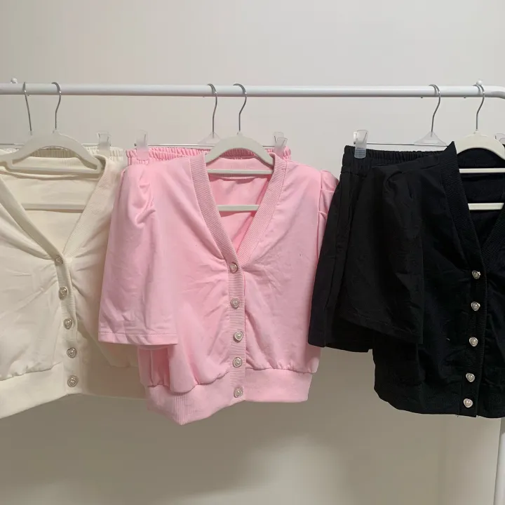 [세트가격/러블리*.*] 하트 퍼프 반팔 루즈핏 크롭 가디건 + 밴딩 와이드 숏 반바지 투피스 세트 3color 상세 이미지 36