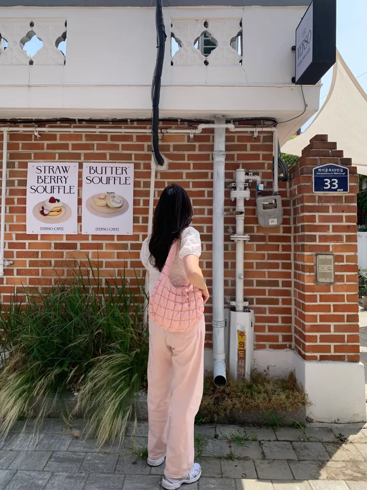 퐁신쫀쫀 겨울백 🩷 2type/ 폭신 귀여운 포인트 버블 미니 패딩백 제니 코스 사계절 신상 데일리 보부상 곱창끈 증정 소프트 크로스백 숄더백 상세 이미지 7