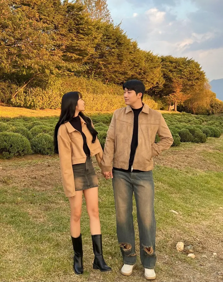 당일출고![단독/시밀러룩] 봄 가을 스웨이드 자켓 크롭 오버핏 워싱 청치마 청바지 커플룩 상세 이미지 15