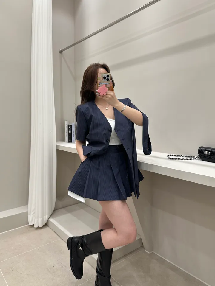 (프리미엄,하객룩)스트라이프 노카라 자켓+플리츠 치마바지세트 상세 이미지 12