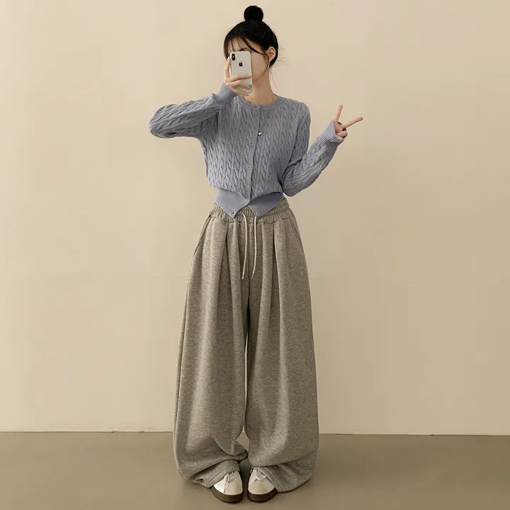 [국내제작/봄가디건🤍] 허리 잘잡아주는, 꽈배기 라운드 크롭 기본 슬림핏 허리잘록 니트가디건 상세 이미지 12