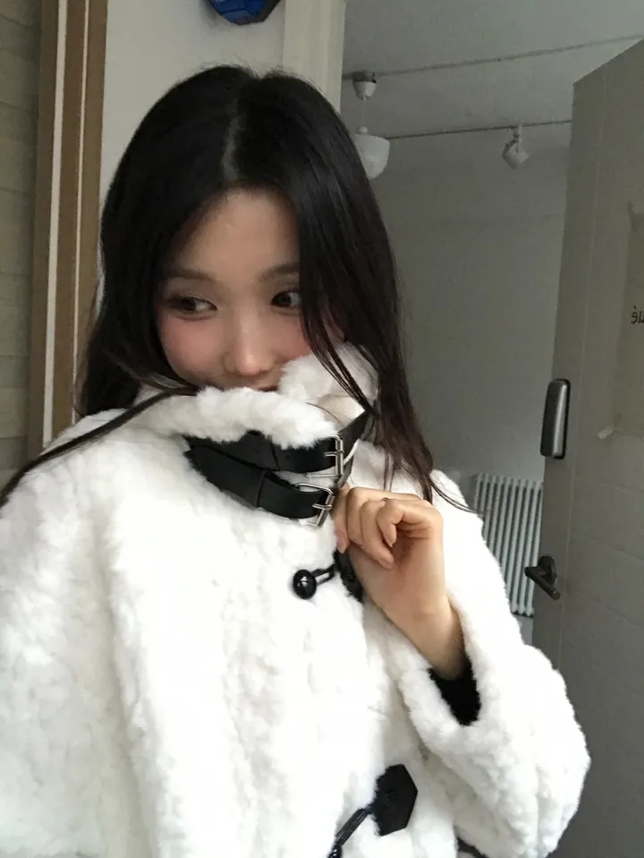 [폭닥폭닥🤍🖤/MD추천✨]더플 양털 떡볶이 버클 퍼 자켓 상세 이미지 13