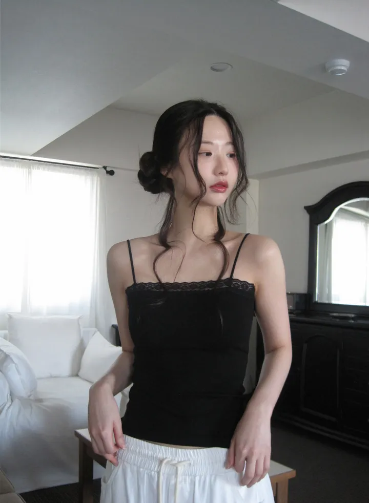 민소매 모델 착용 이미지-S1L22