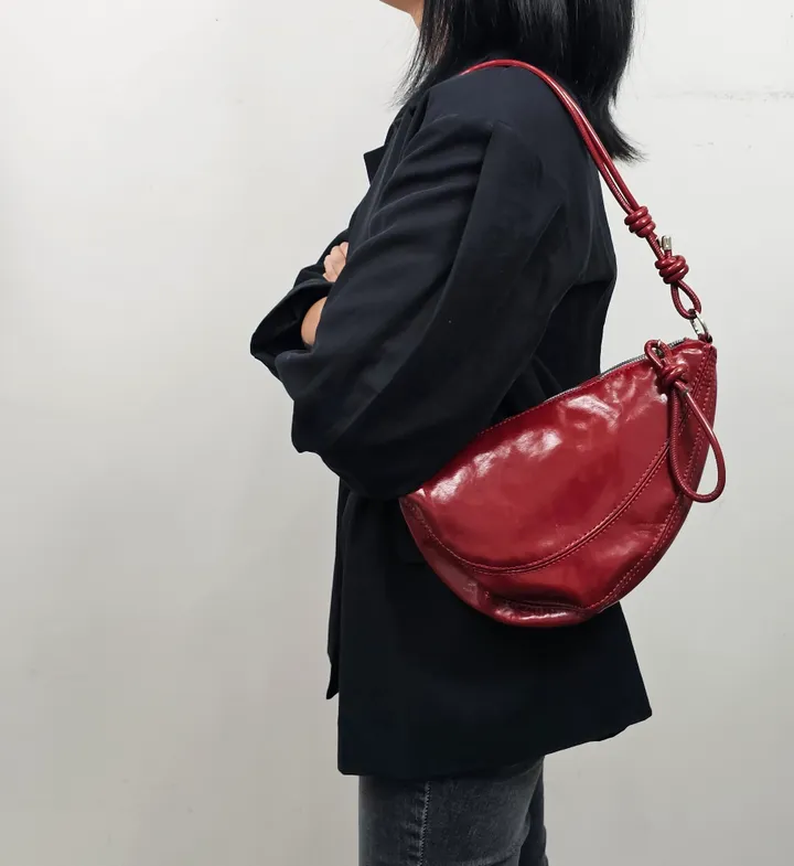 🌼4color🌼 복주머니 숄더 크로스백 🚚당일출고🚚 (버건디, 반달, 레드, 블랙, 실버, 아이보리, 레더, 꼬임) 상세 이미지 15